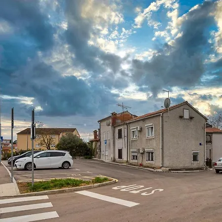 Zea Apartamento Funtana